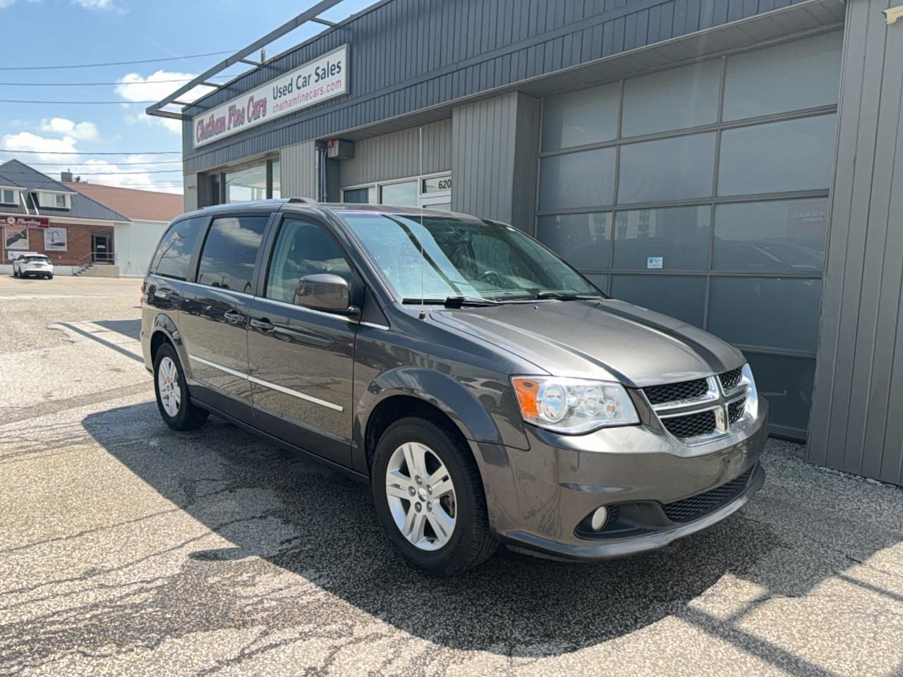 Used 2016 Dodge Grand Caravan Crew Plus for sale in Chatham, ON