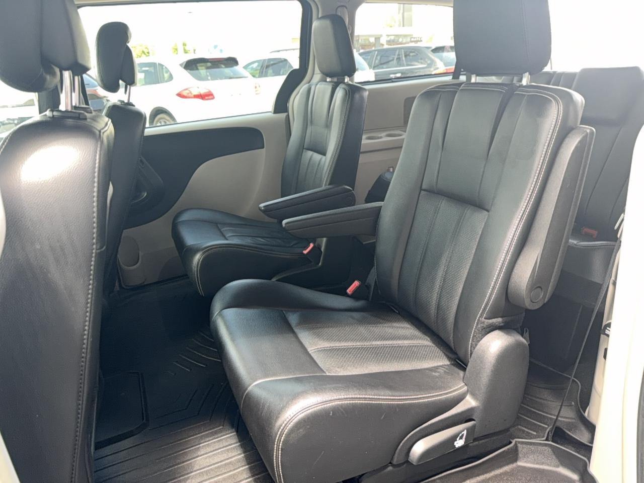 2016 Dodge Grand Caravan Crew Plus - Photo #8