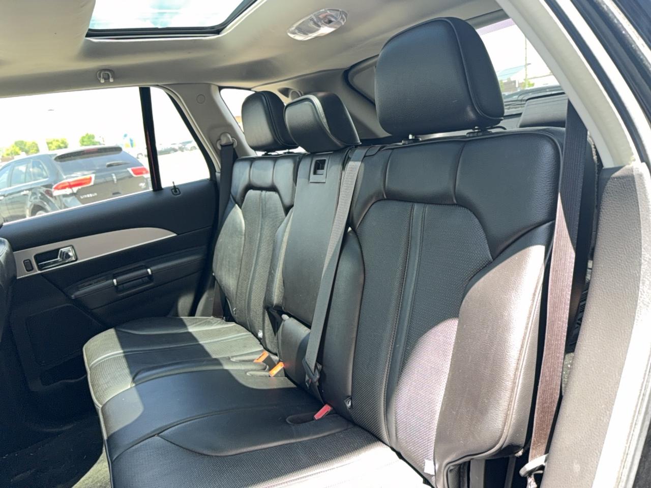2011 Lincoln MKX  - Photo #5