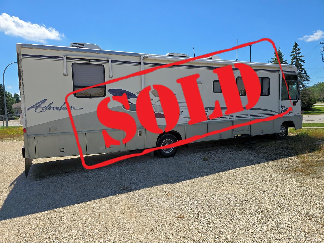 1998 Winnebago ADVENTURER G35WP 2 Roof Air Sleeps 6 - Photo #1