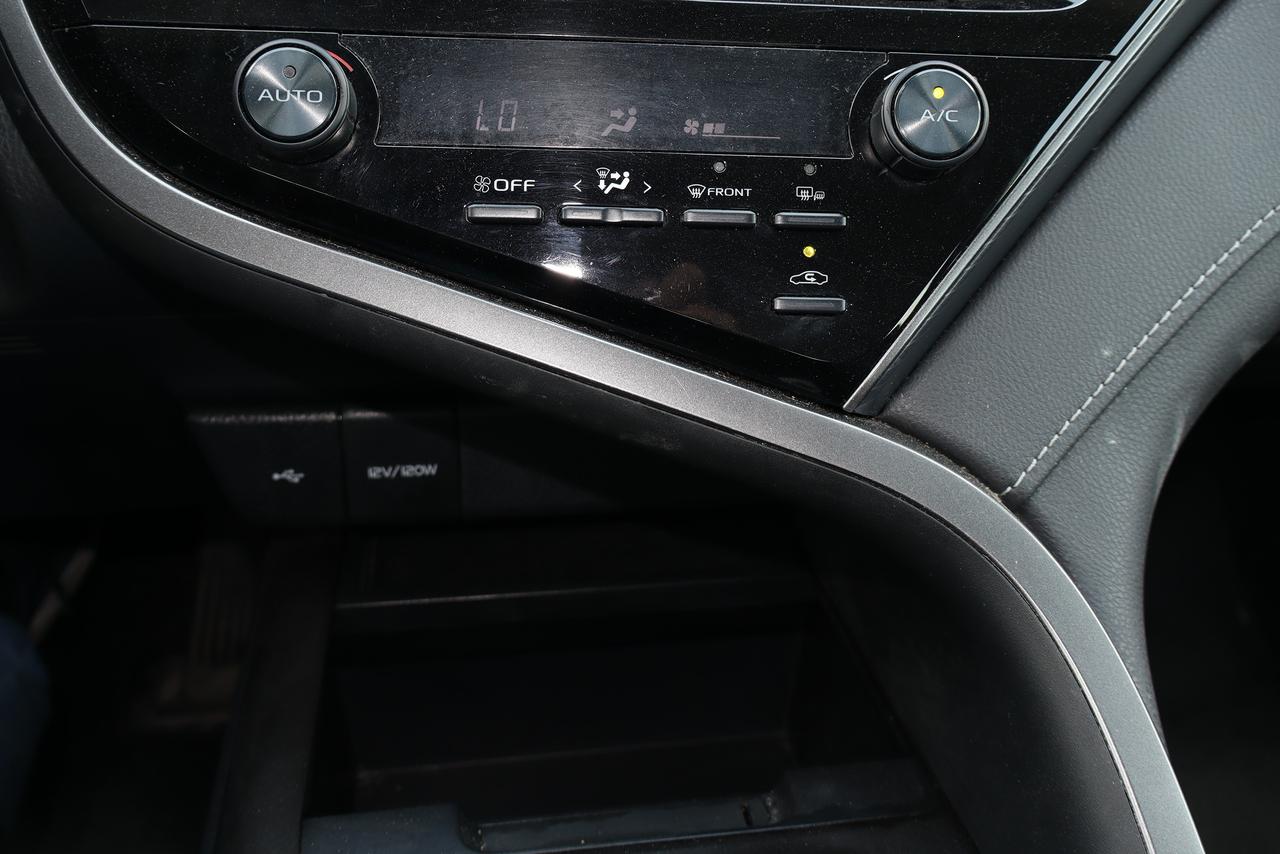 2024 Toyota Camry SE Auto Photo