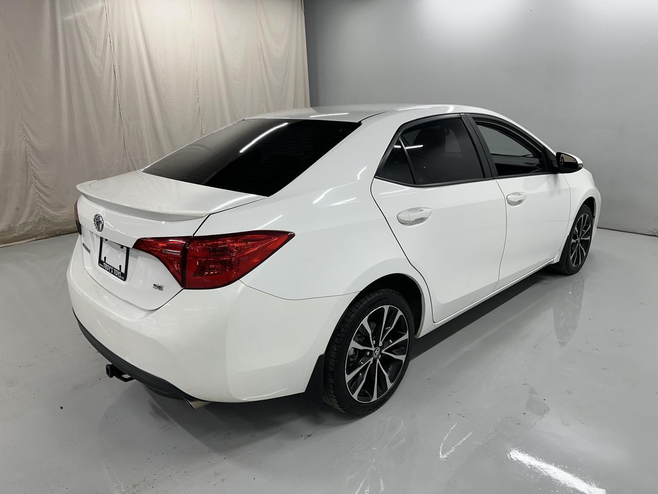 2017 Toyota Corolla SE Photo7