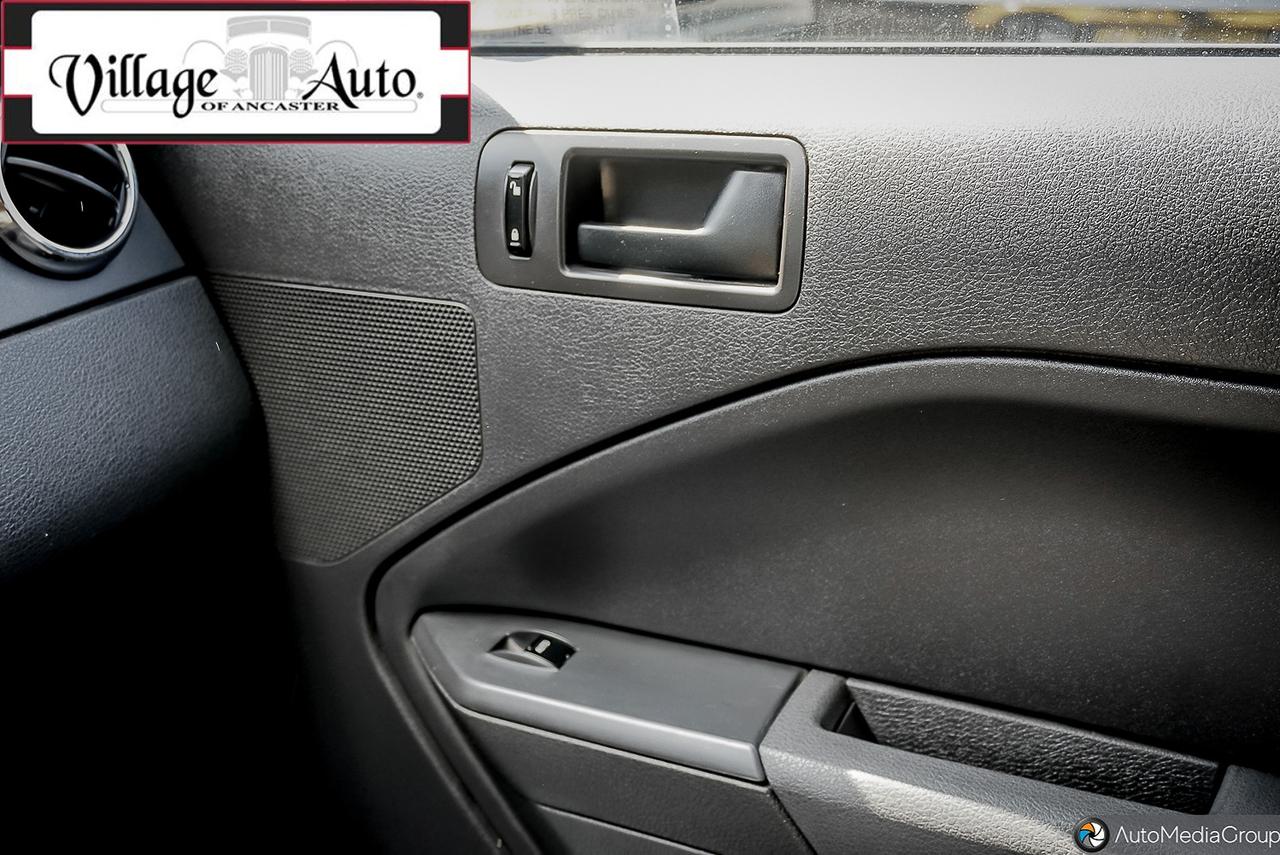 2006 Ford Mustang 2dr Conv Photo