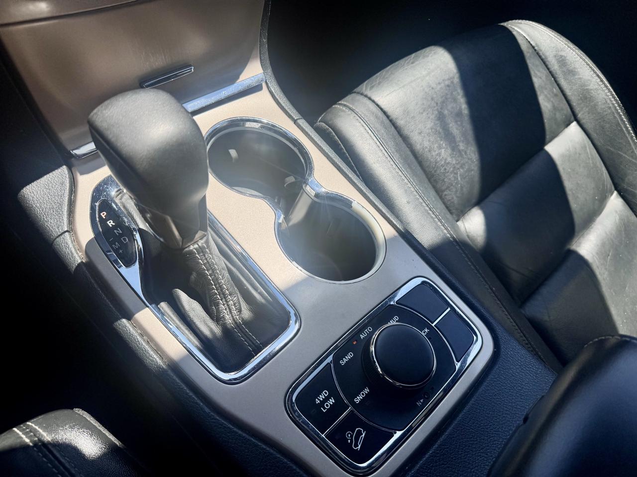 2016 Jeep Grand Cherokee FINANCING AVAILABLE Photo12