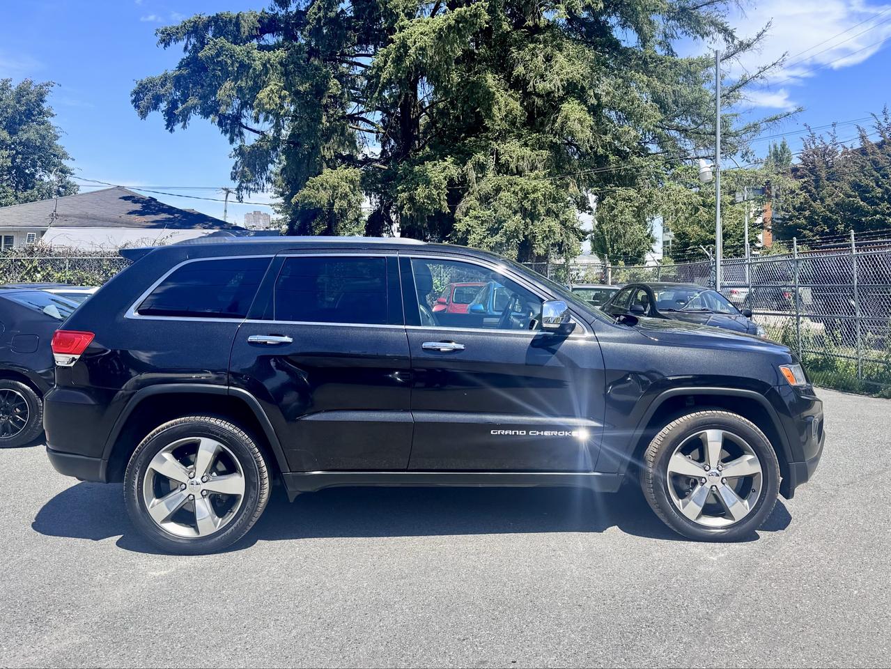 2016 Jeep Grand Cherokee FINANCING AVAILABLE Photo4