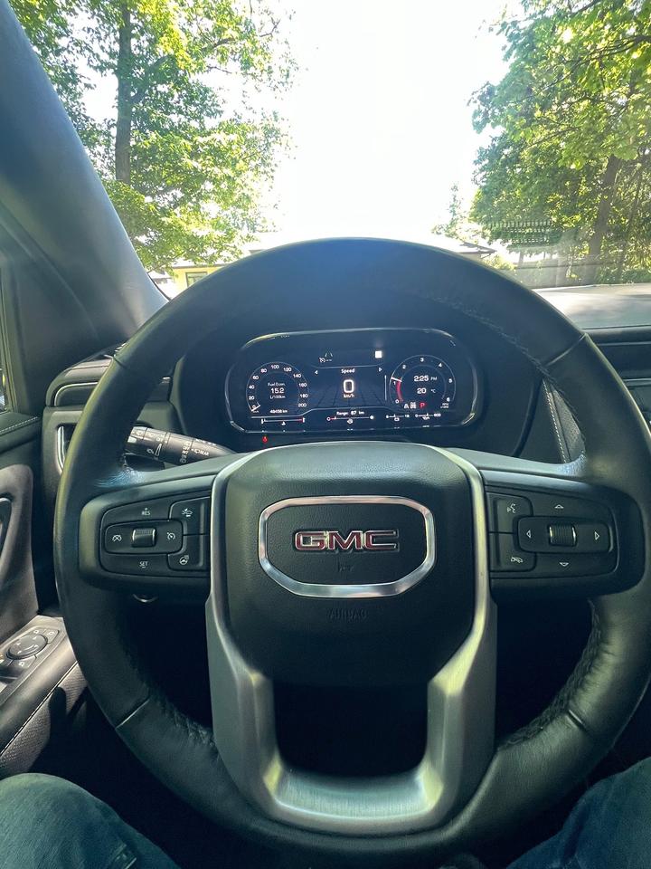 2022 GMC Yukon SLT Luxury Photo