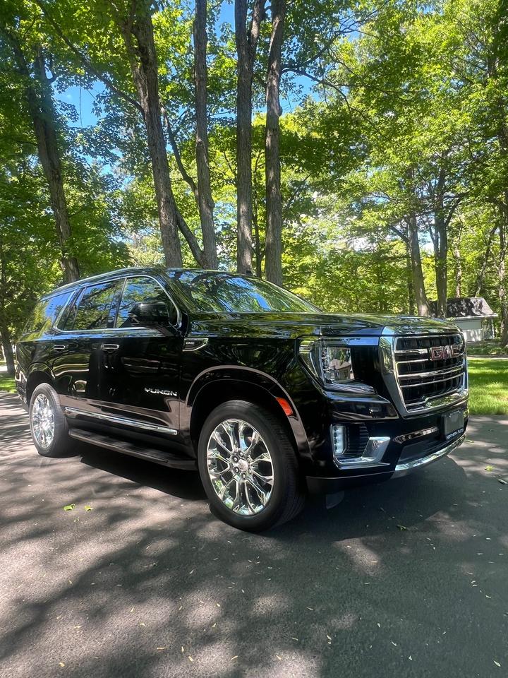 2022 GMC Yukon SLT Luxury Photo