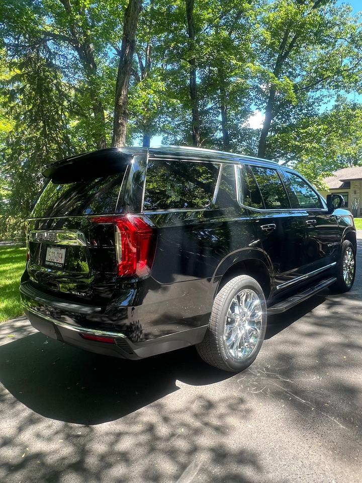 2022 GMC Yukon SLT Luxury Photo