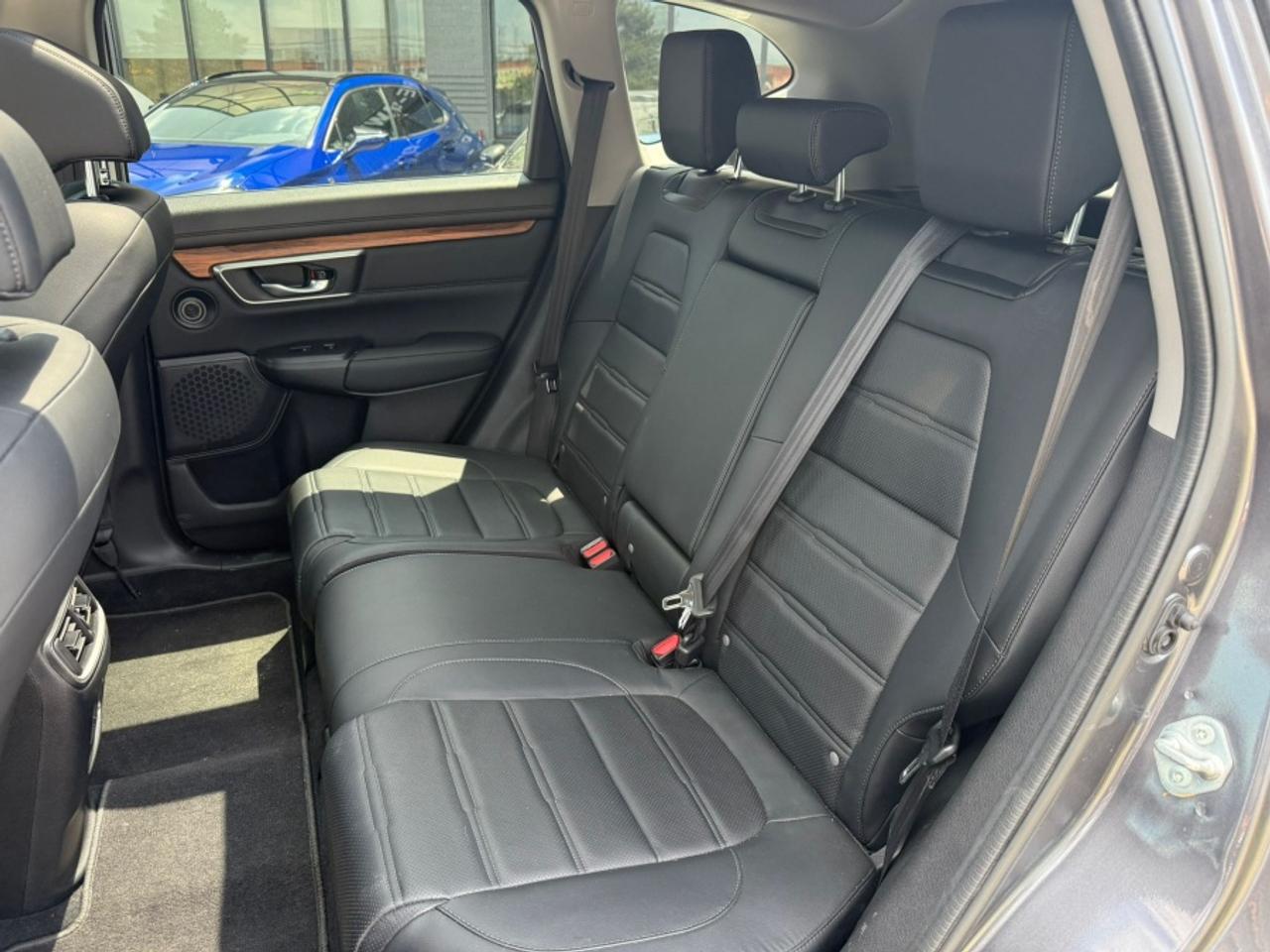 2022 Honda CR-V TOURING AWD **LOW MILEAGE** /LEATHER /SUNROOF /NAV Photo