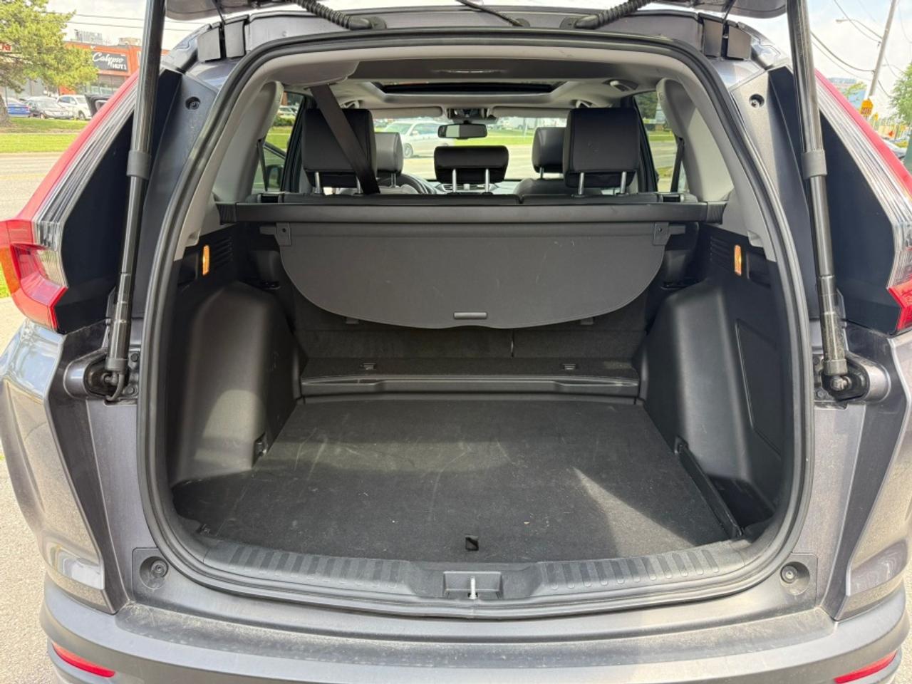 2022 Honda CR-V TOURING AWD **LOW MILEAGE** /LEATHER /SUNROOF /NAV - Photo #16