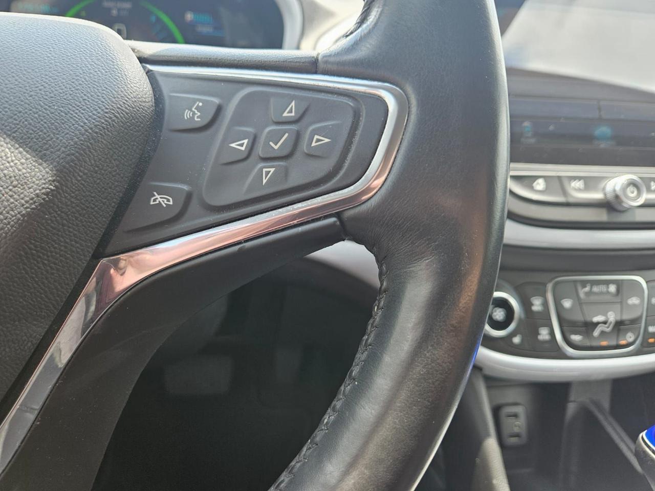 2017 Chevrolet Volt 5dr Hb Lt Photo