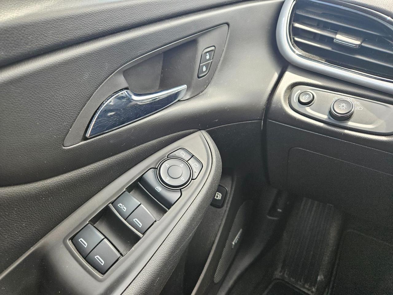 2017 Chevrolet Volt 5dr Hb Lt Photo