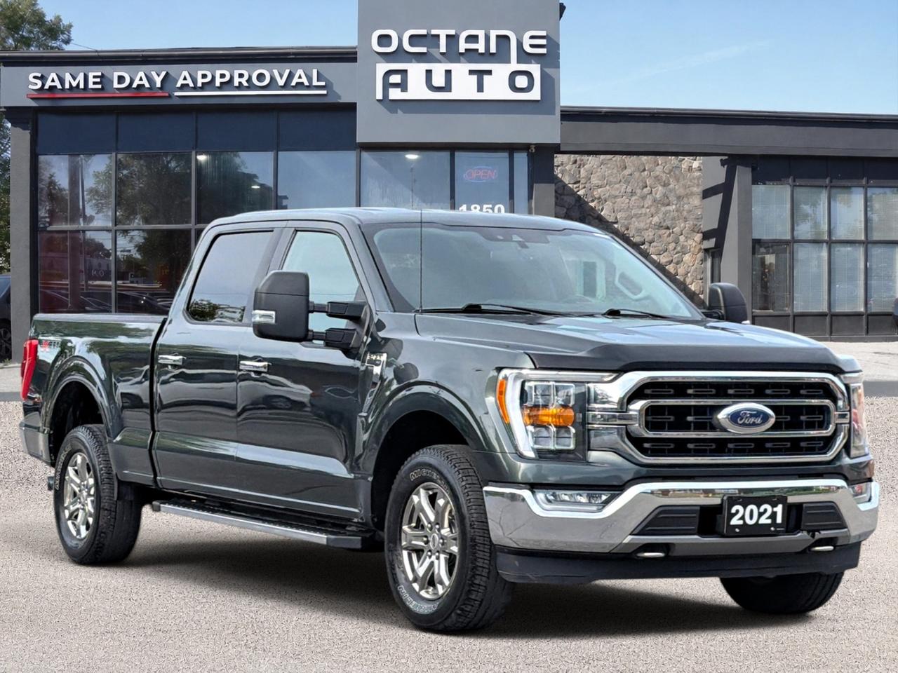 2021 Ford F-150 XLT 4WD SuperCrew 5.5' Box Photo