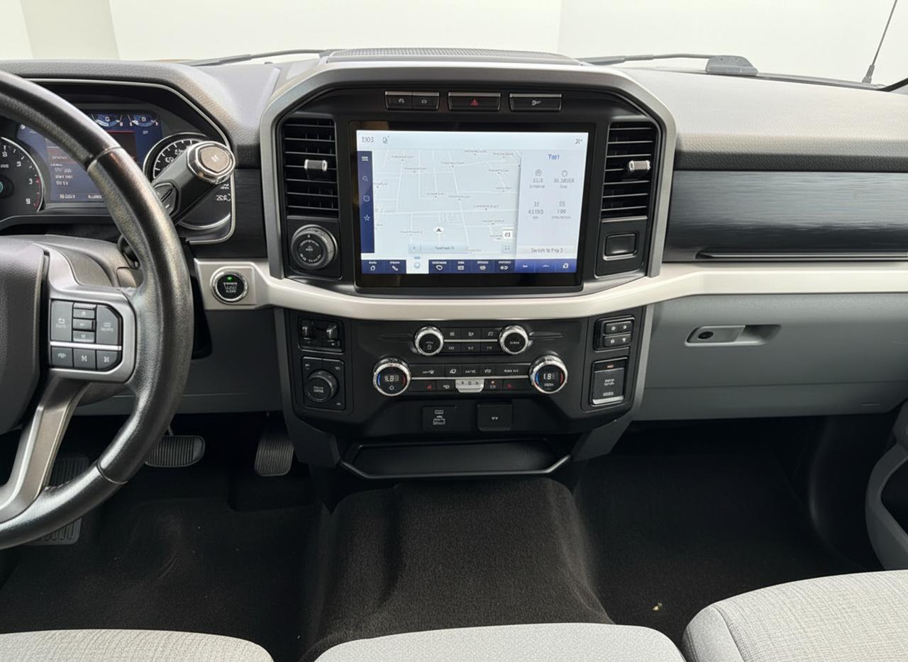 2021 Ford F-150 XLT 4WD SuperCrew 5.5' Box Photo