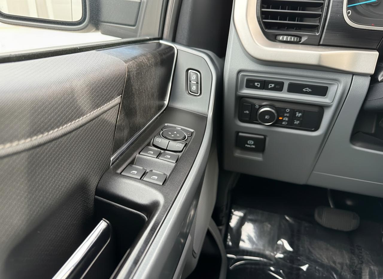 2021 Ford F-150 XLT 4WD SuperCrew 5.5' Box Photo