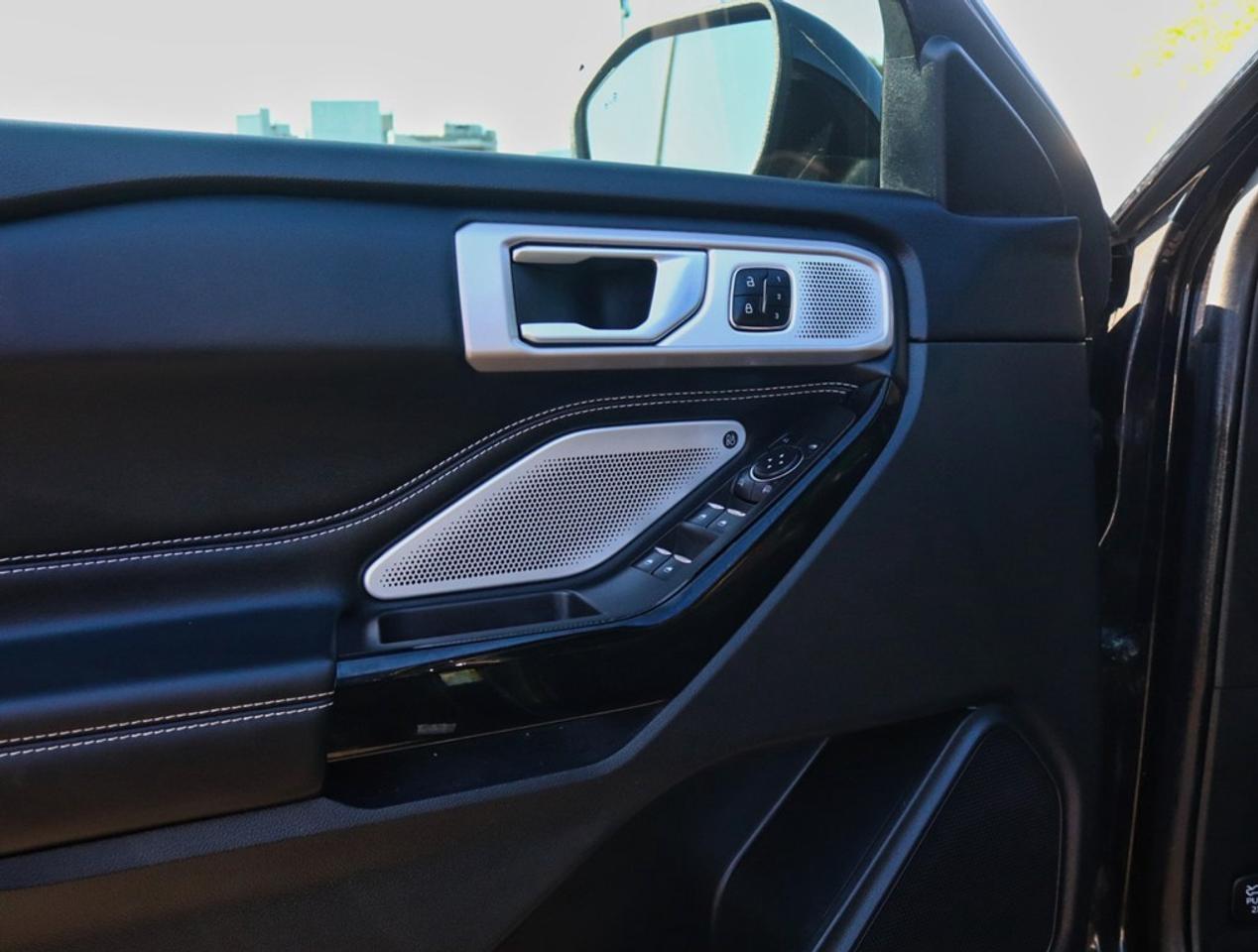 2023 Ford Explorer ST | 4WD | 3.0L | ROOF | TECH PKG | 360 | 21s Photo