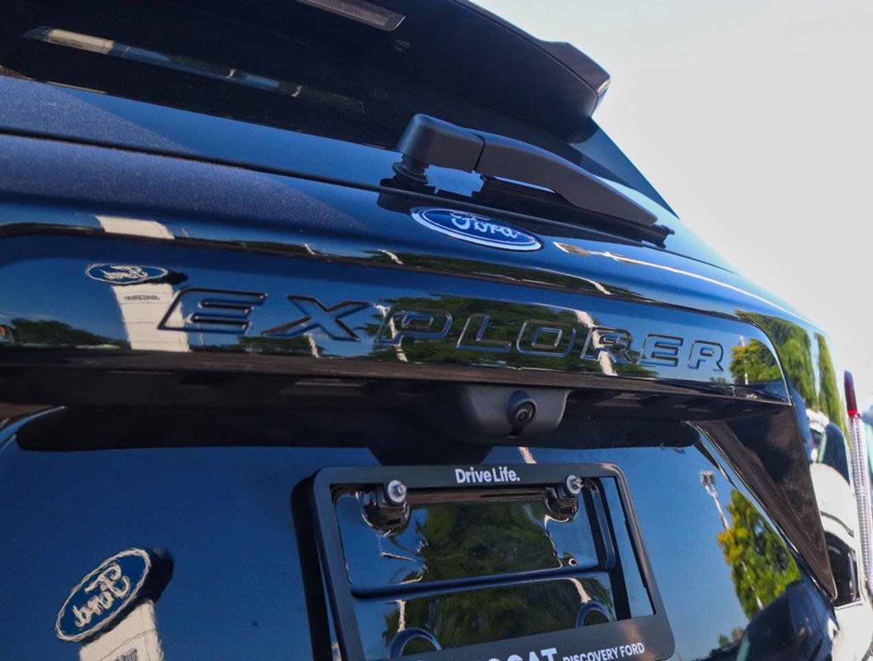2023 Ford Explorer ST | 4WD | 3.0L | ROOF | TECH PKG | 360 | 21s Photo