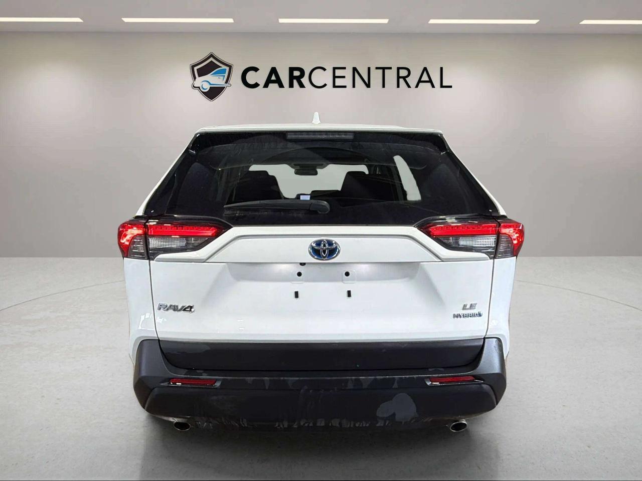 2023 Toyota RAV4 LE HYBRID | AWD | HEATED SEATS | CARPLAY | Photo