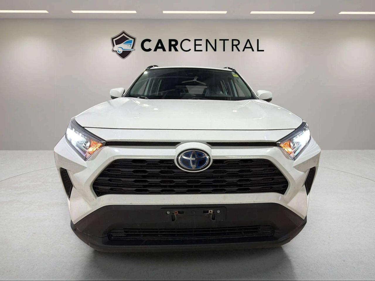 2023 Toyota RAV4 LE HYBRID | AWD | HEATED SEATS | CARPLAY | Photo