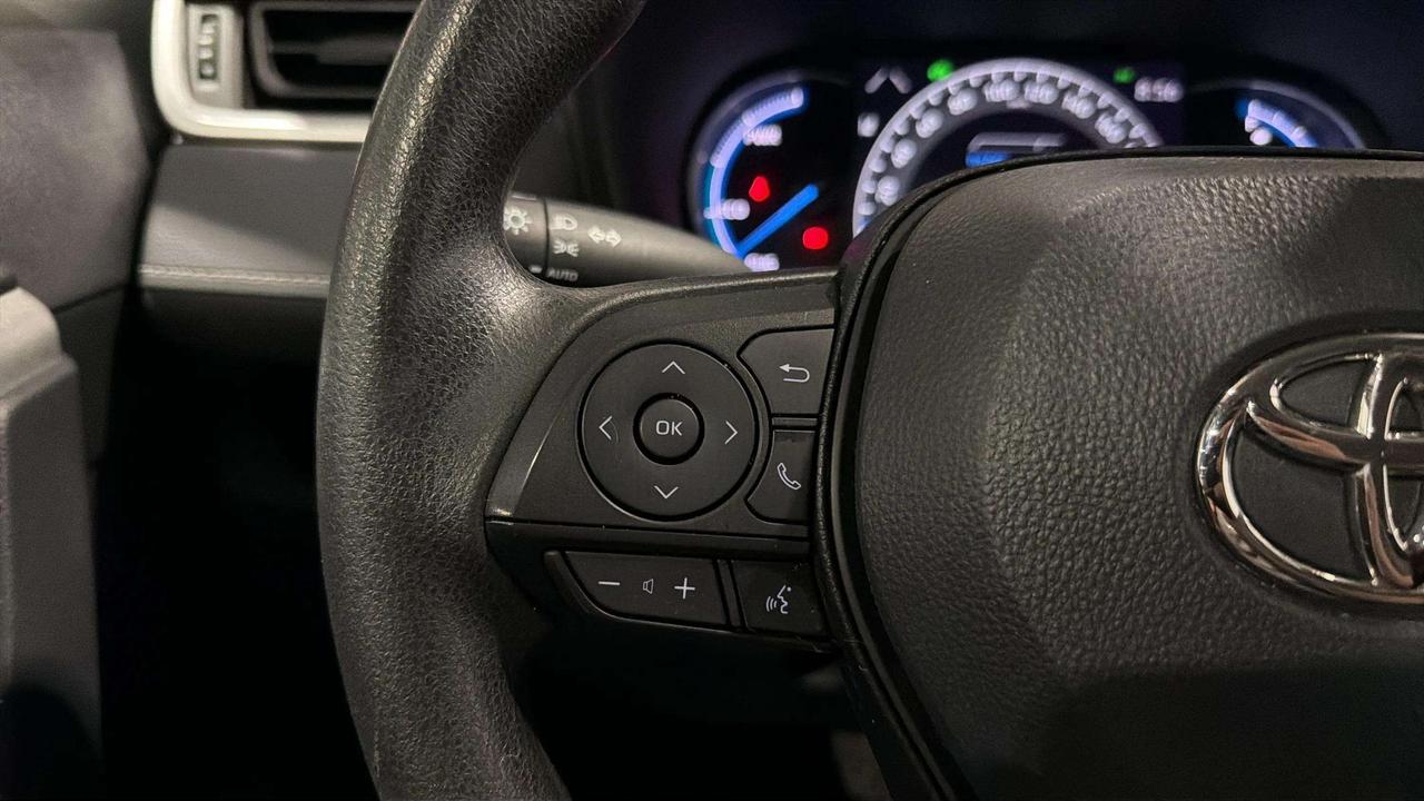 2023 Toyota RAV4 LE HYBRID | AWD | HEATED SEATS | CARPLAY | Photo