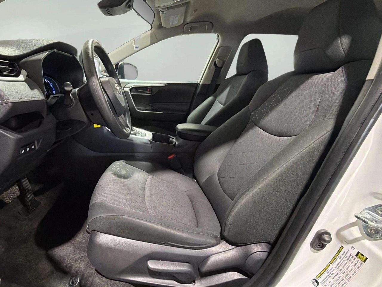2023 Toyota RAV4 LE HYBRID | AWD | HEATED SEATS | CARPLAY | Photo