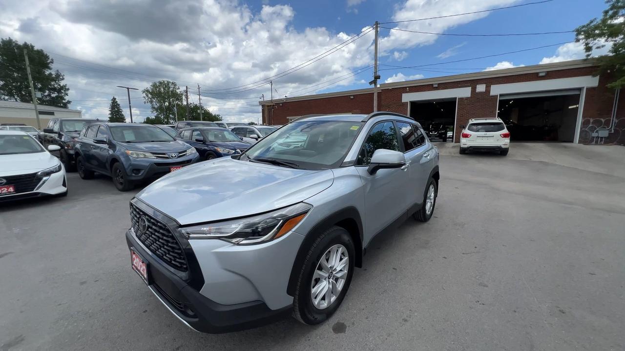 2023 Toyota Corolla Cross LE AWD | ONLY 28,00KMS! | SUNROOF | CARPLAY | A/C Photo
