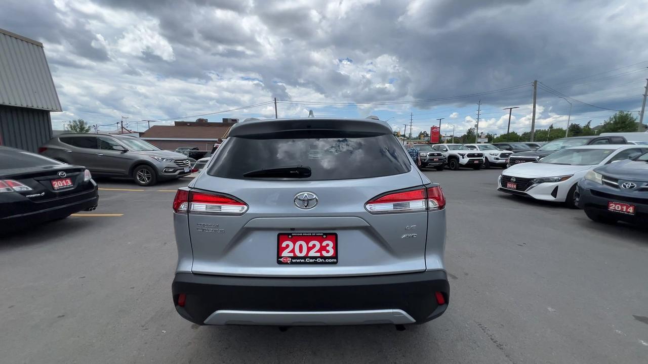 2023 Toyota Corolla Cross LE AWD | ONLY 28,00KMS! | SUNROOF | CARPLAY | A/C Photo