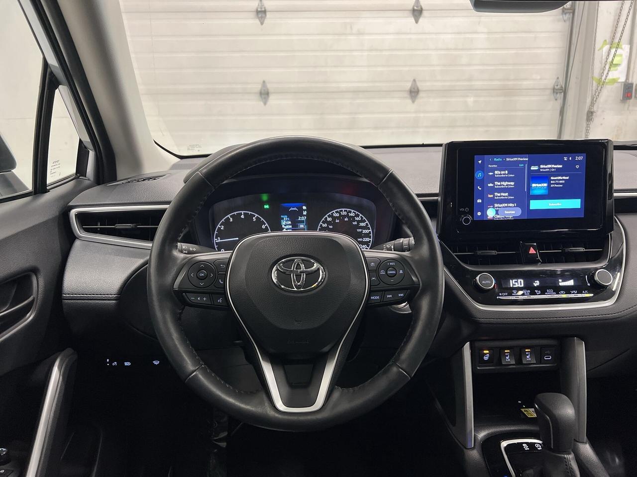 2023 Toyota Corolla Cross LE AWD | ONLY 28,00KMS! | SUNROOF | CARPLAY | A/C Photo