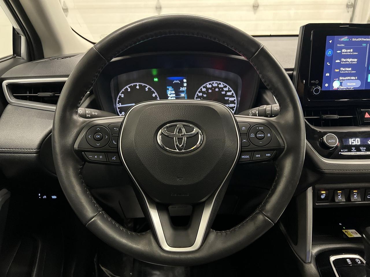 2023 Toyota Corolla Cross LE AWD | ONLY 28,00KMS! | SUNROOF | CARPLAY | A/C Photo