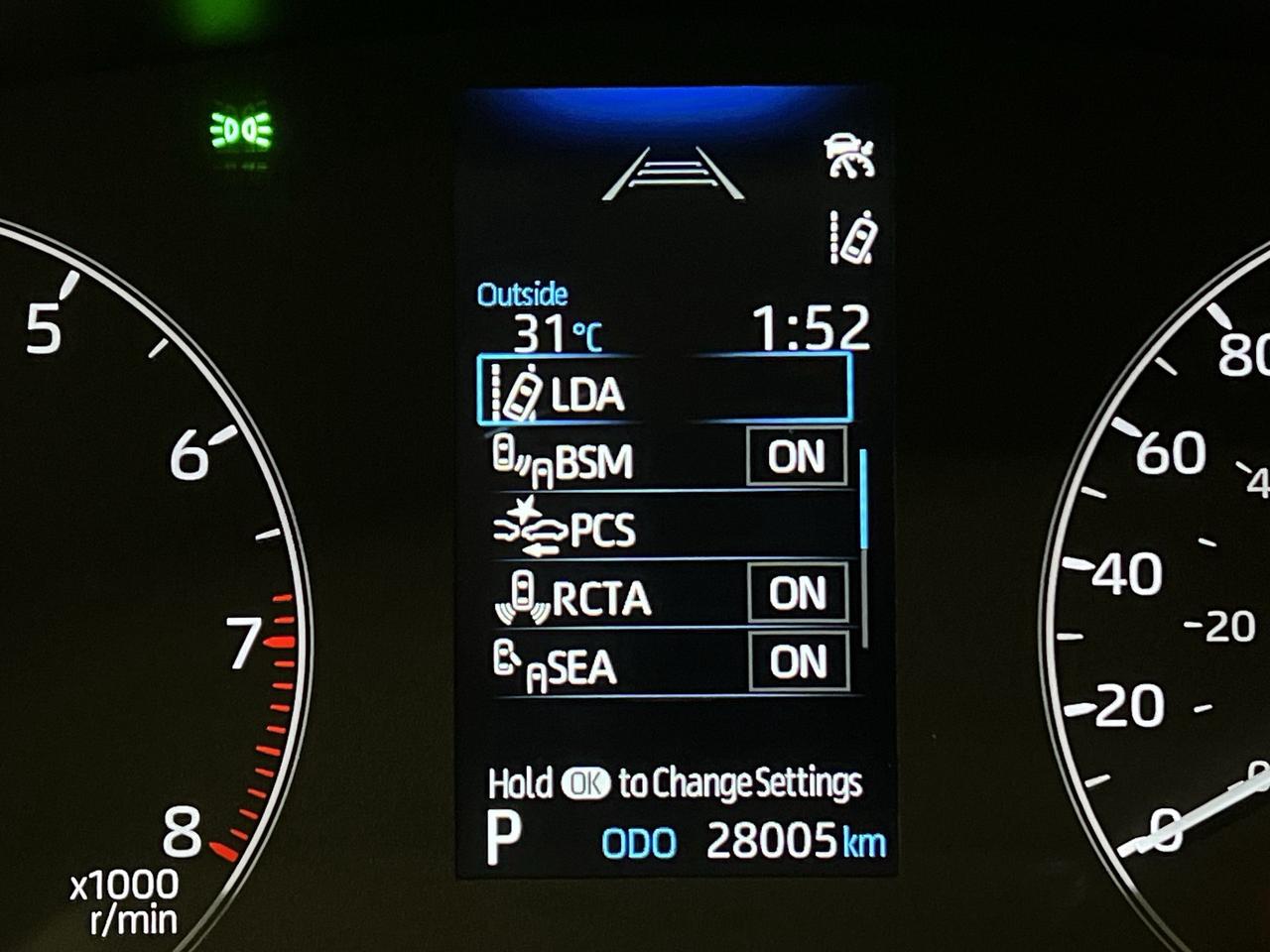 2023 Toyota Corolla Cross LE AWD | ONLY 28,00KMS! | SUNROOF | CARPLAY | A/C Photo