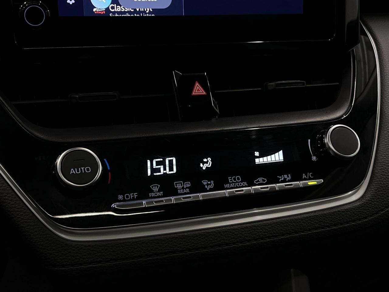 2023 Toyota Corolla Cross LE AWD | ONLY 28,00KMS! | SUNROOF | CARPLAY | A/C Photo