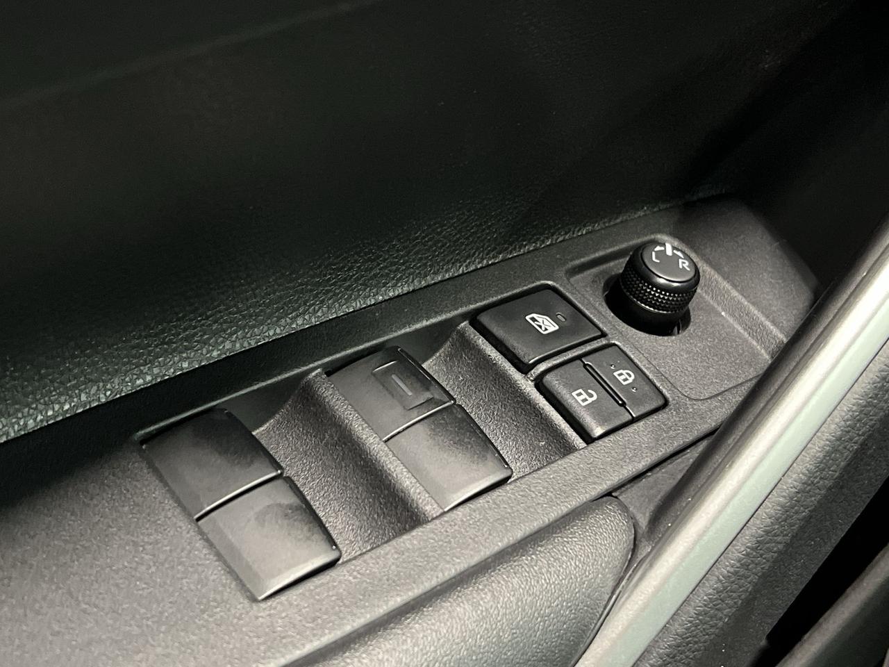 2023 Toyota Corolla Cross LE AWD | ONLY 28,00KMS! | SUNROOF | CARPLAY | A/C Photo