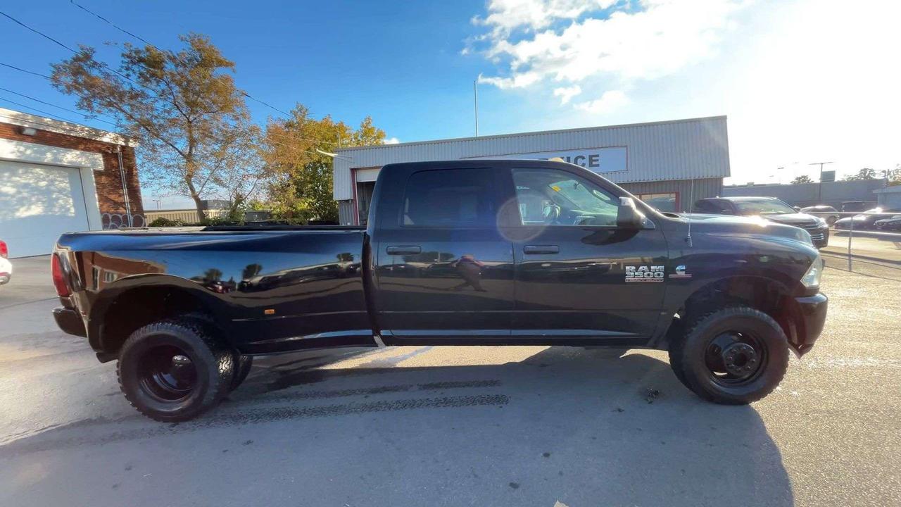 2016 RAM 3500 DUALLY 4X4 |CREW |LOW KMS! | 6.7L CUMMINS |8FT BOX Photo