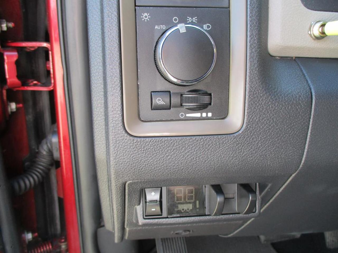2011 RAM 3500 ST CREW CAB 4X4 - Photo #10
