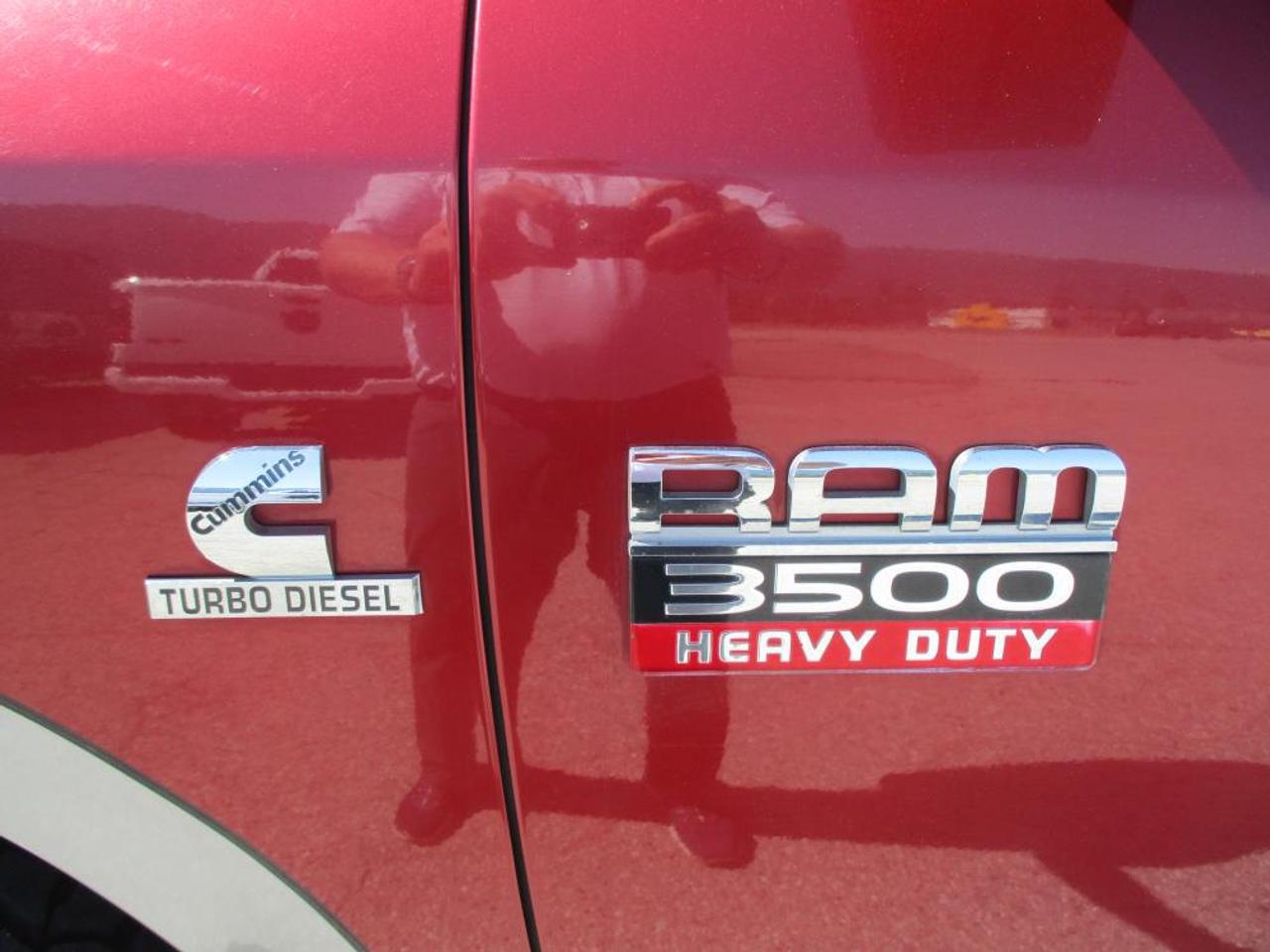 2011 RAM 3500 ST CREW CAB 4X4 Photo