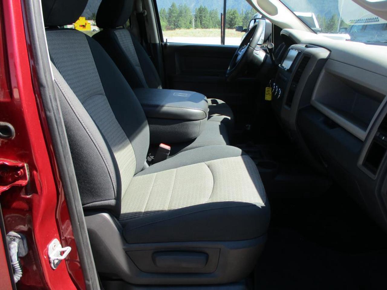 2011 RAM 3500 ST CREW CAB 4X4 - Photo #12