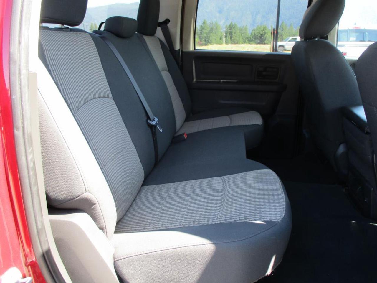 2011 RAM 3500 ST CREW CAB 4X4 Photo