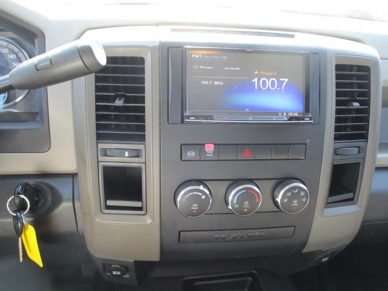 2011 RAM 3500 ST CREW CAB 4X4 Photo