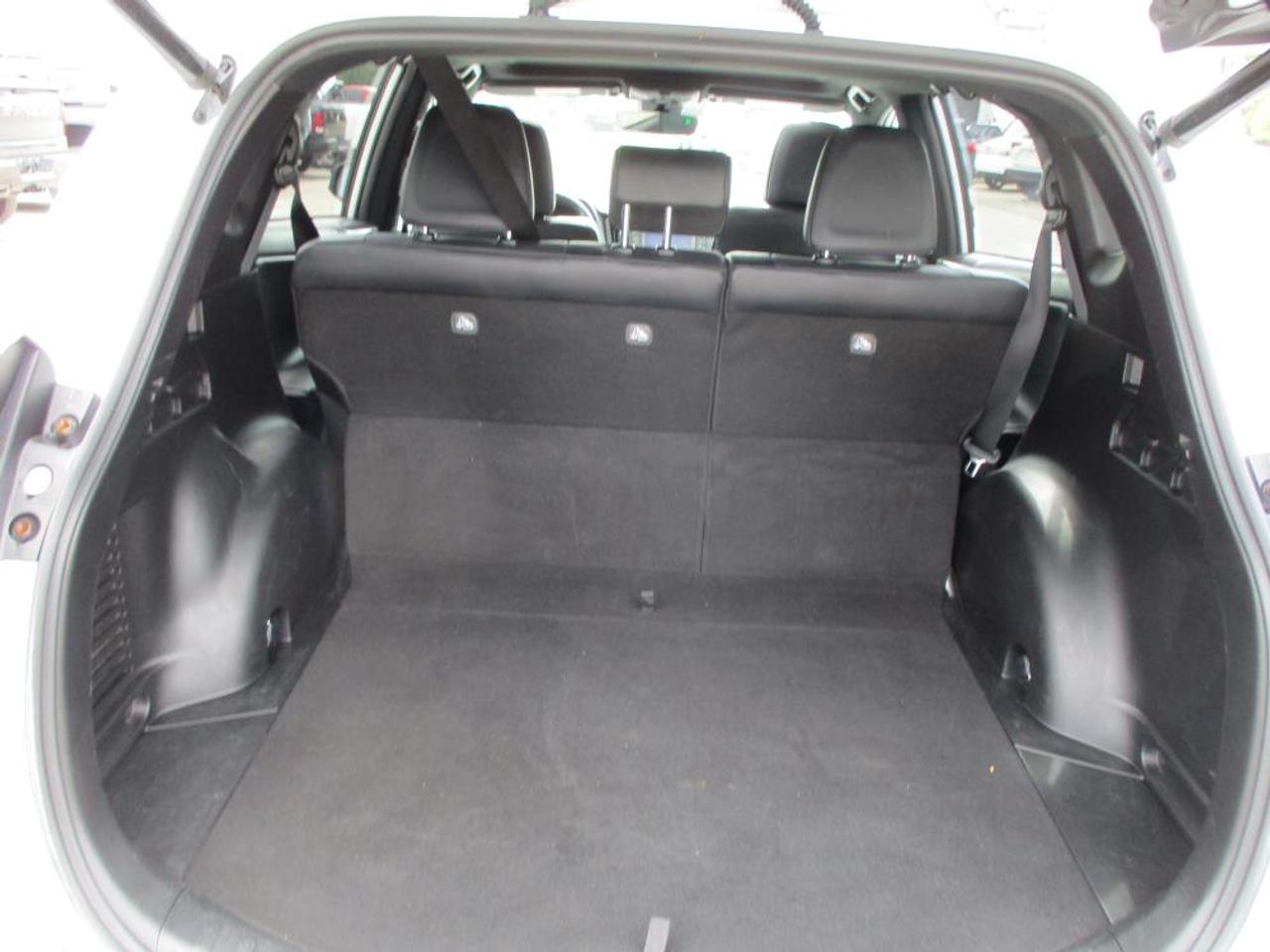 2018 Toyota RAV4 SE AWD Photo