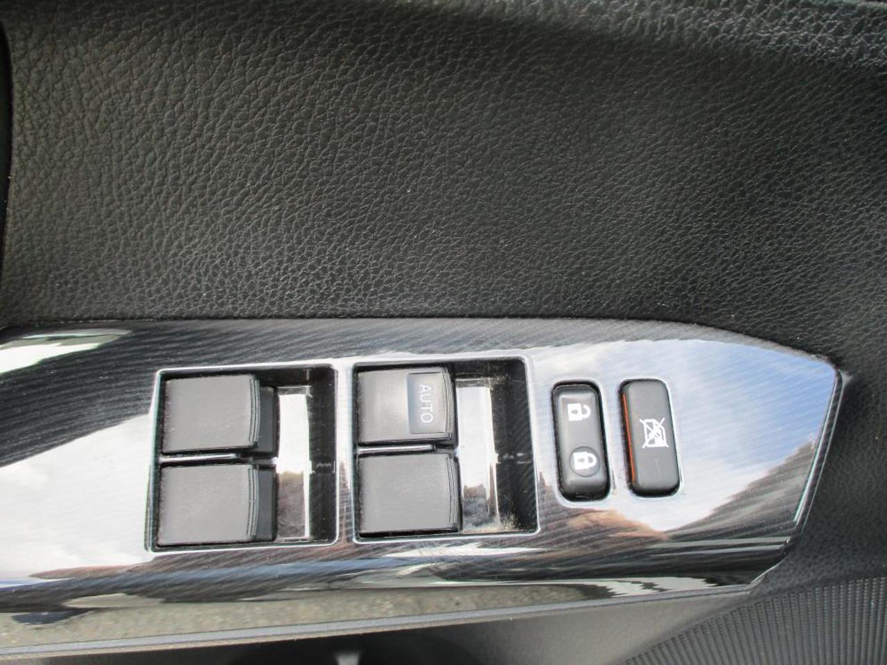 2018 Toyota RAV4 SE AWD Photo