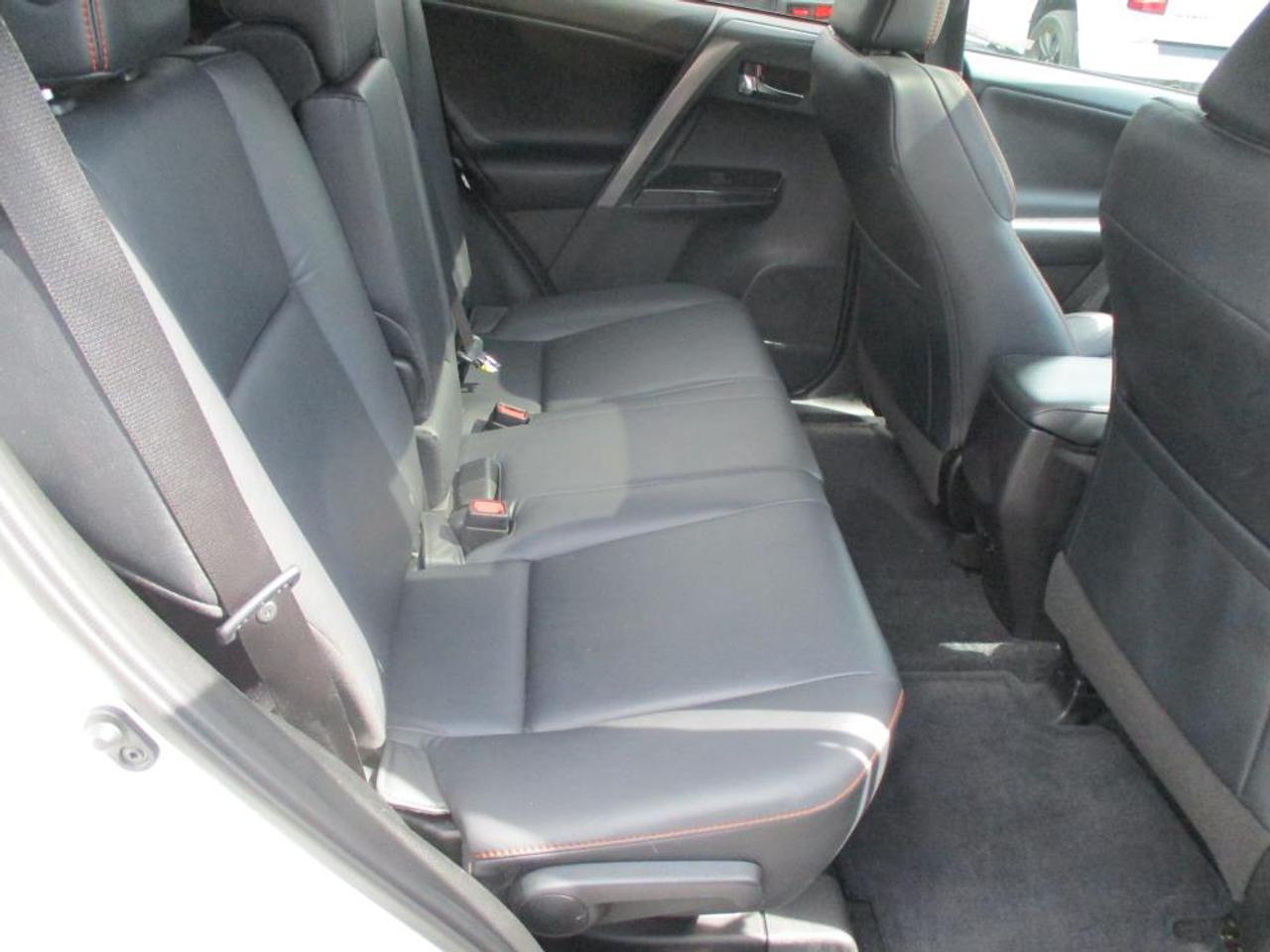 2018 Toyota RAV4 SE AWD - Photo #13