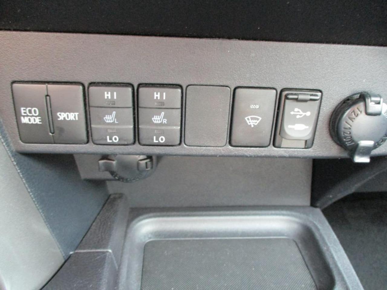 2018 Toyota RAV4 SE AWD - Photo #20