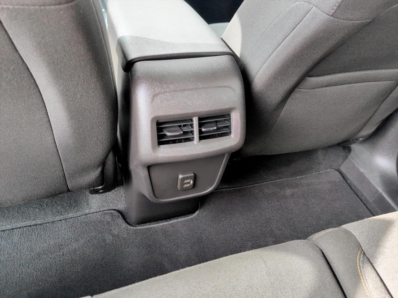 2024 Chevrolet Equinox LT  **CLEAN CARFAX** Photo