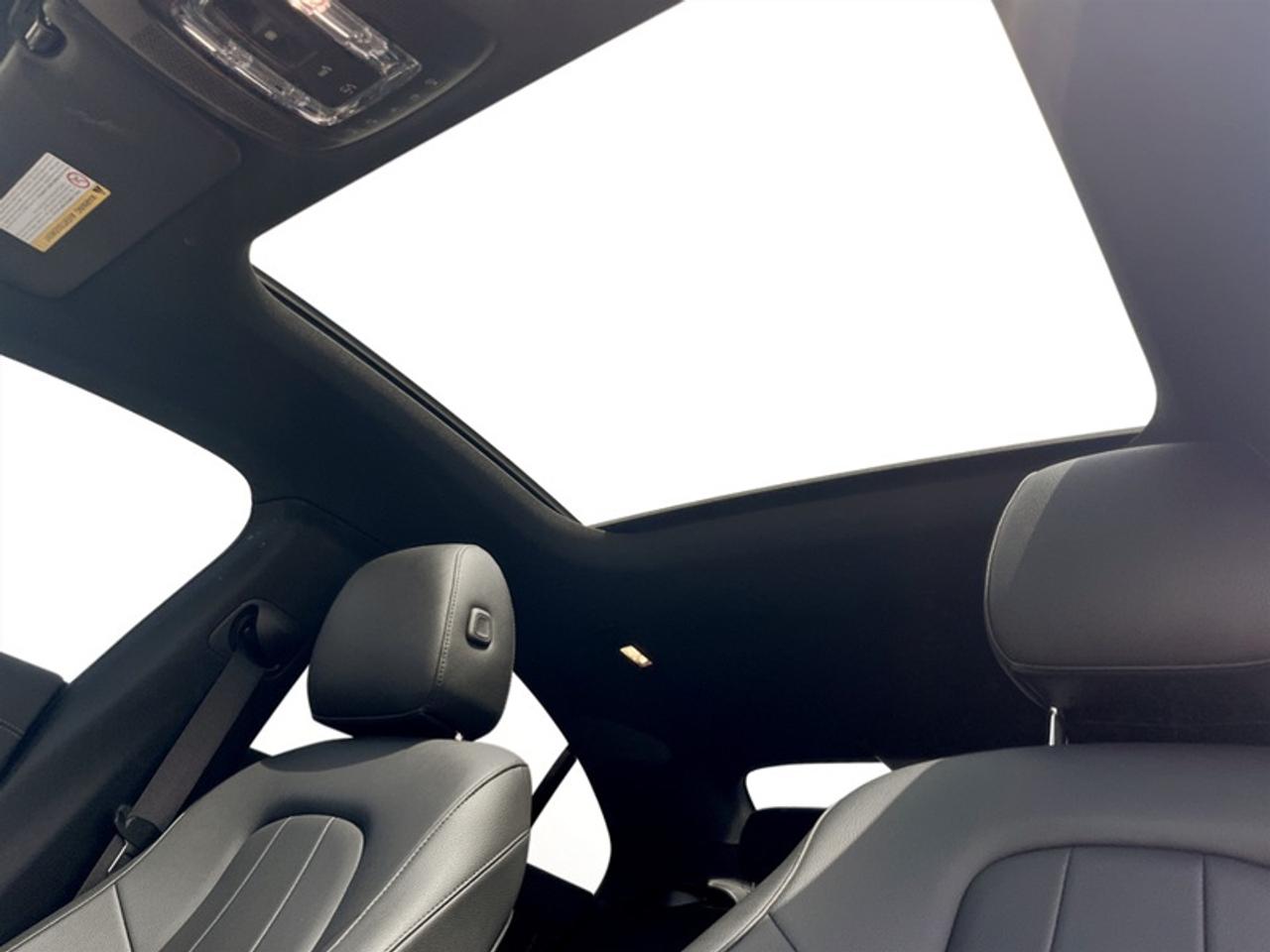 2023 Mercedes-Benz CLA-Class 250 4MATIC®  *CLEAN CF - LOW KMS* Photo
