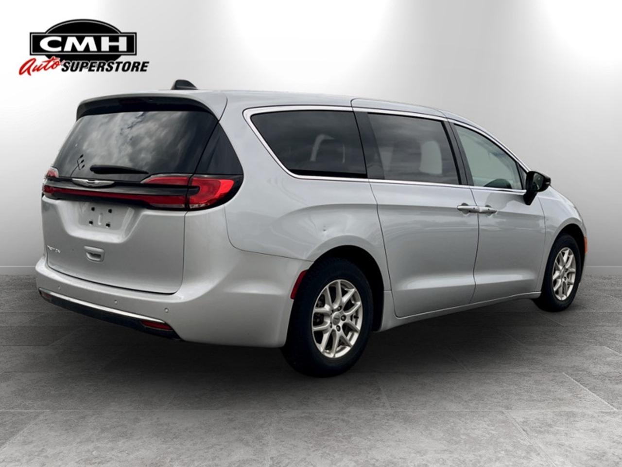 2024 Chrysler Pacifica Touring L Photo