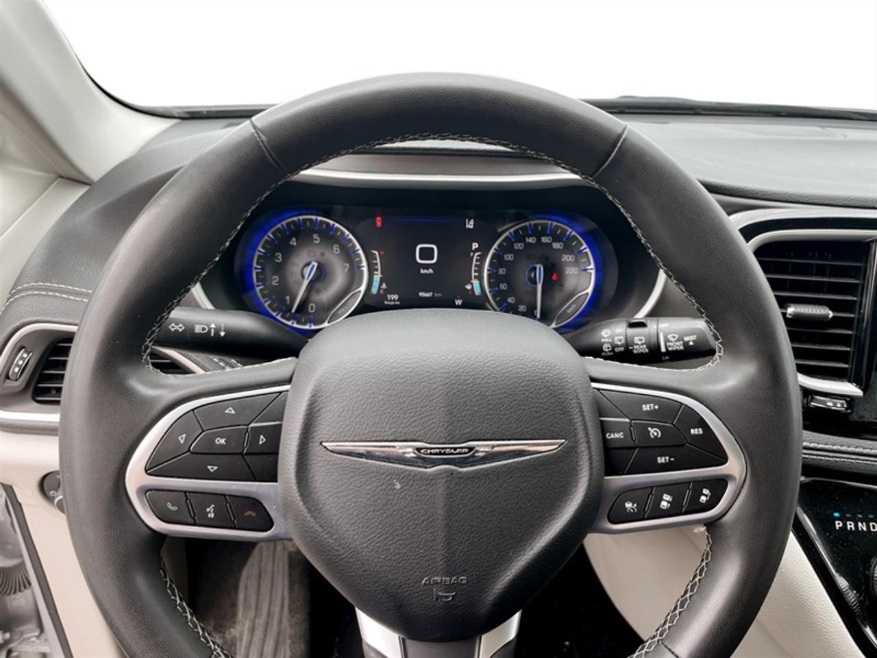 2024 Chrysler Pacifica Touring L Photo