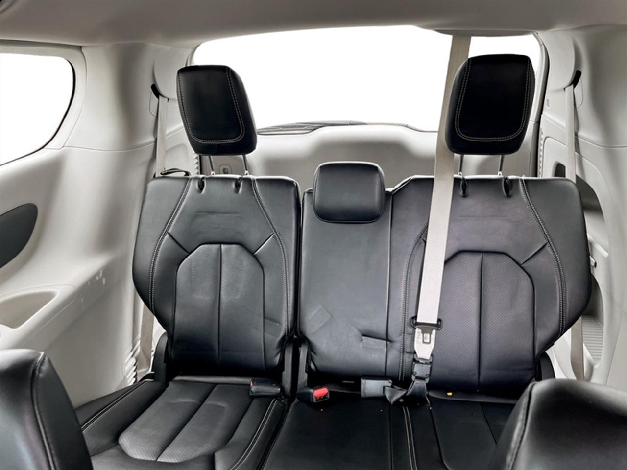 2024 Chrysler Pacifica Touring L Photo