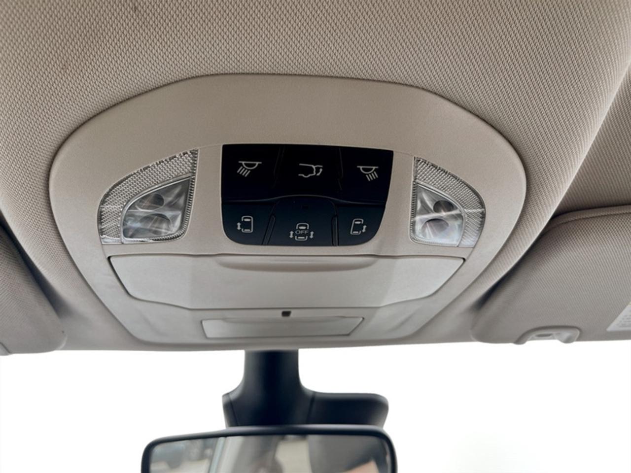 2024 Chrysler Pacifica Touring L Photo