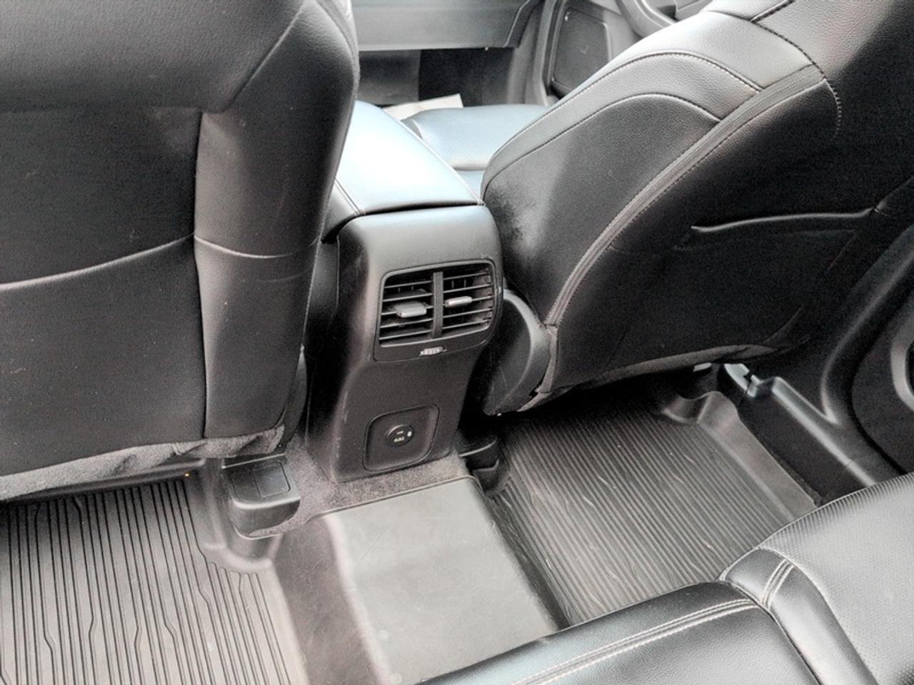 2022 Ford Escape SEL w/Pano Roof  *CLEAN CARFAX - LOW KMS* Photo