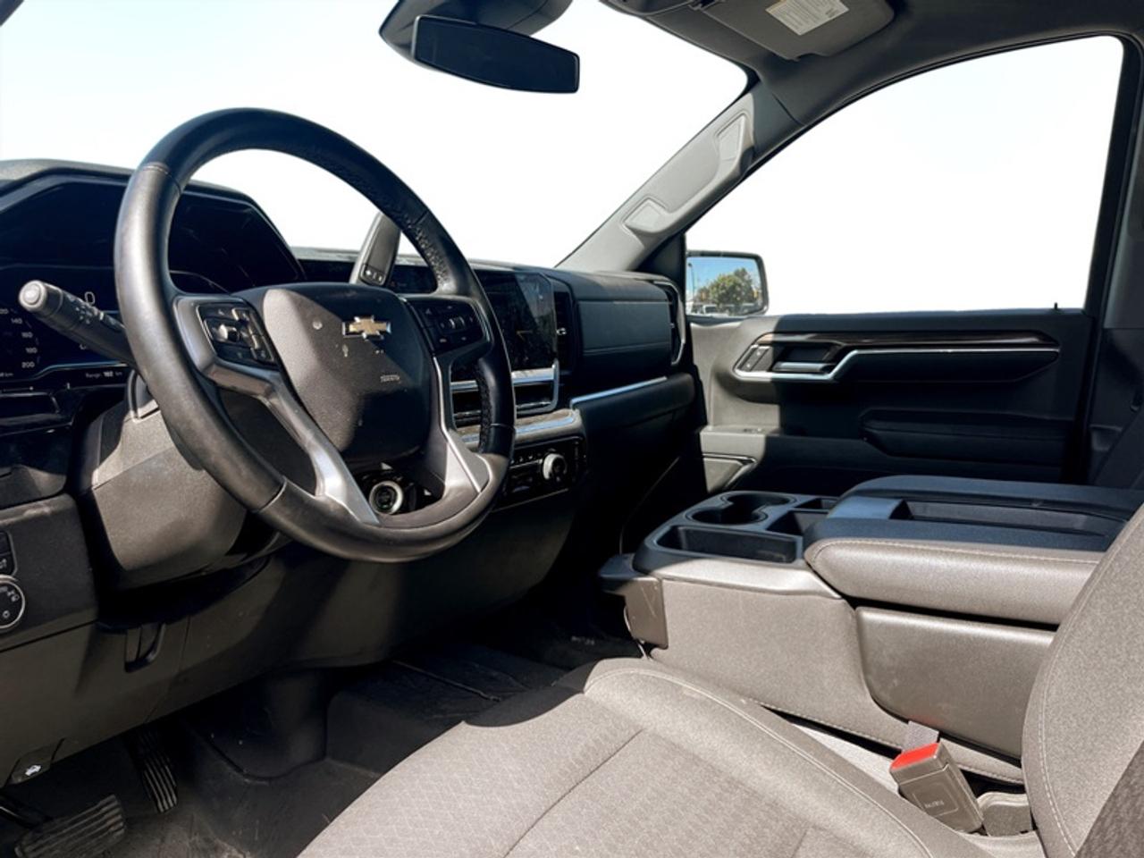 2023 Chevrolet Silverado 1500 LT  **CLEAN CARFAX** Photo